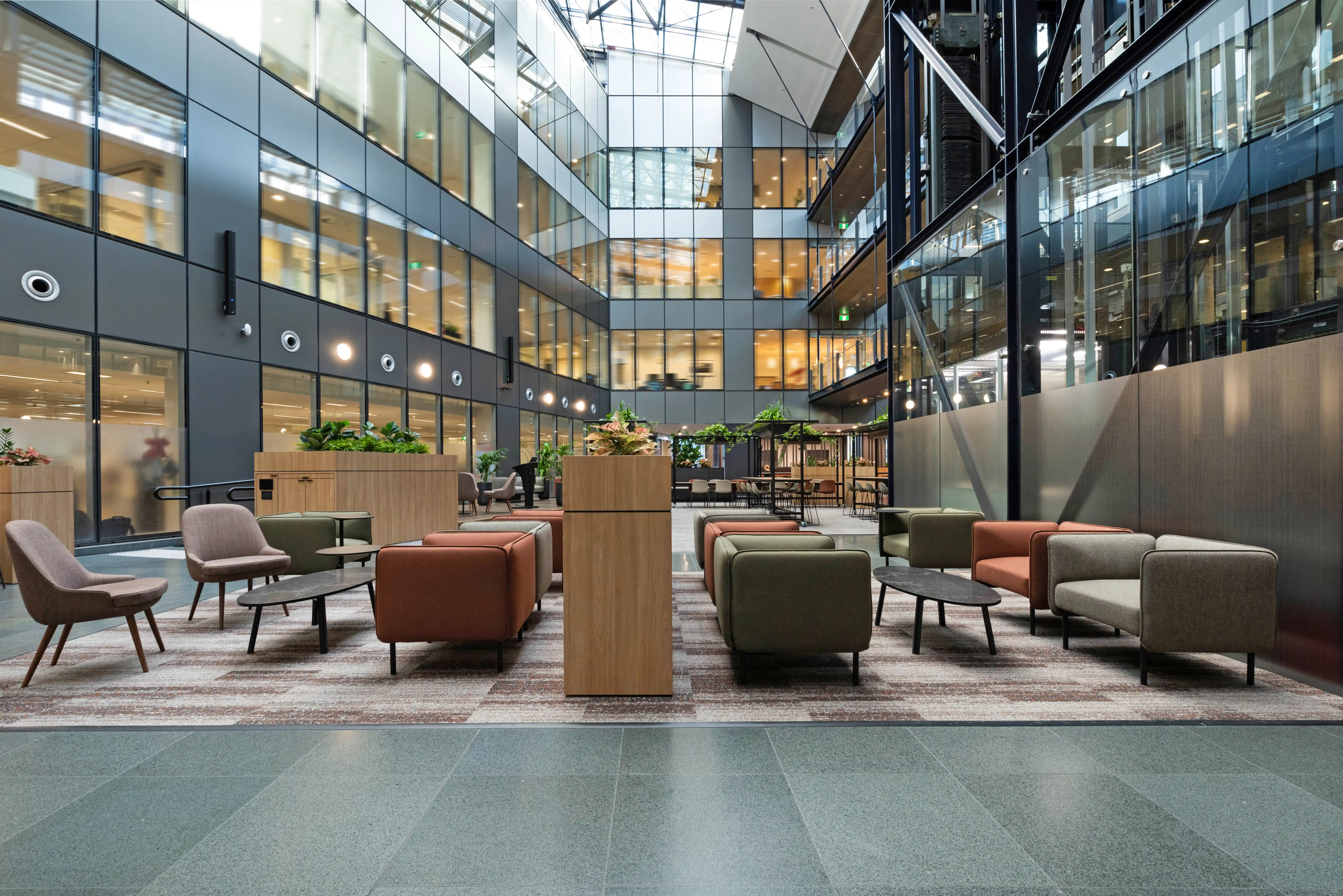 3-5 National Circuit Atrium & New Café - Photo 3